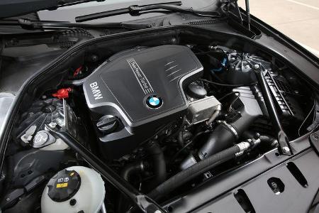 BMW 528i Touring, Motor