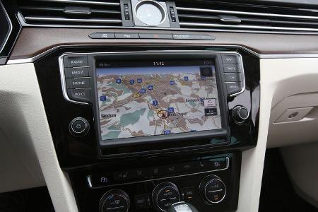 VW Passat Variant 2.0 TSI, Uhr