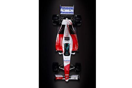 Außerdem sind Anbauteile - wie die aus der vergangenen Saison bekannten Kamine auf den Seitenkästen oder Zusatzflügel- verbo...