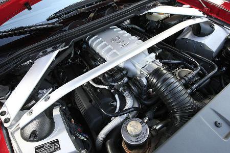 Der Hubraumzuwachs hat dem Aston-Triebwerk gut getan. Dennoch bleibt es seiner Philosophie der Drehfreude treu.