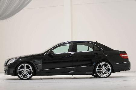 Brabus verbaut strömungsoptimierte Seitenschweller.