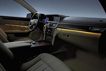 Edelholz sorgt für eine wohnliche Atmosphäre.