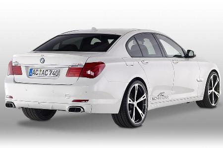 Das Heck trägt eine neue Schürze in Diffusoroptik.