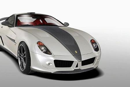 Rund 30 Millimeter hat der Tuner den Ferrari zudem tiefergelegt.