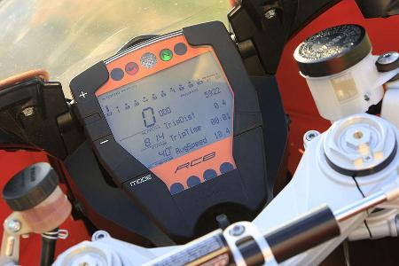 Eine verwandtschaftliche Nähe zeigt sich spätestens im Cockpit.