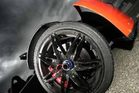 Jedes Detail am KTM ist zweckgebunden, wie die spezielle Bremsanlage oder gewichtsoptimierte Räder.