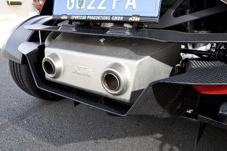 Der Diffusor dient dem Abtrieb, der Auspuff-Endtopf fungiert zusätzlich als Crashbox.