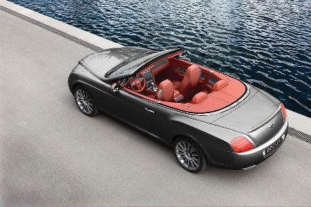 Ebenfalls gegen Aufpreis sorgen Keramikbremsen für kraftvolle Verzögerung.