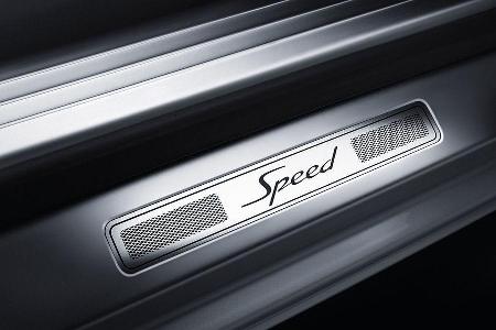 Die Leistung steigerte Bentley im Vergleich zum Vorgänger um 9 Prozent, das Drehmoment wuchs sogar um 15 Prozent. Edle Einst...