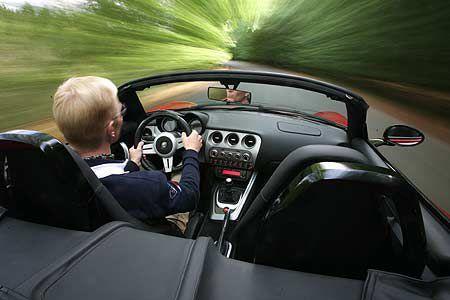 Der V8 macht den Spider zweifellos nicht nur zur Augen-, sondern auch zur Ohrenweide.