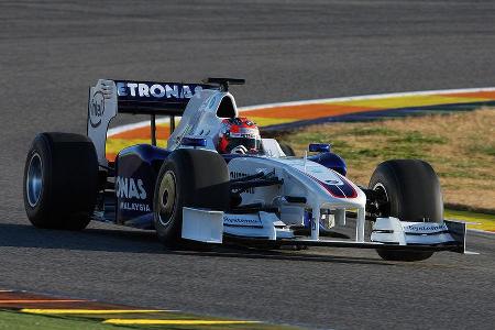 Unter den frühen Sonnenstrahlen in Valencia spulte der neue BMW-Renner die ersten Kilometer ab.