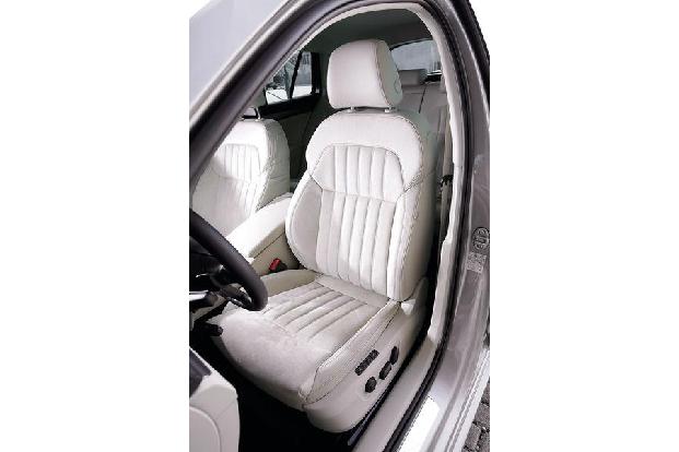 Skoda Superb Combi 2.0 TDI, Fahrersitz