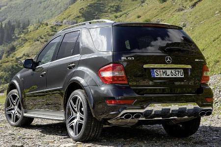 Weitere Extras sind beleuchtete Einstiegsleisten und Klavierlack-Applikationen im Innenraum.