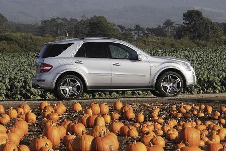 1998 wurde mit dem ML 55 AMG die erste M-Klasse im Sportgewand eingeführt.