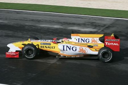 Renault R29-Formbarometer: Nach schwachem Beginn hat Renault aufgeholt. Ein neuer Frontfl ügel und Diffusor brachten je eine...