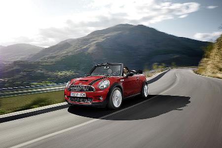 Serienmäßig hat der John Cooper Works eine Sport-Taste an Bord. Diese verschärft das Ansprechverhalten von Lenkung und Gaspe...