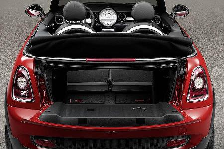 Die nach unten öffnende Heckklappe ist mit bis zu 80 Kilogramm belastbar.