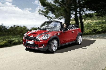 Neben dem serienmäßigen DSC (Dynamische Stabilitätskontrolle) ist auch eine Dynamische Traktionskontrolle an Bord.