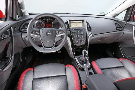 Opel Astra 2.0 CDTi BiTurbo, Cockpit