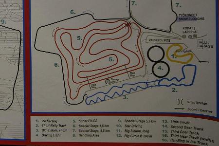 ... Ice Kart Strecke, eine Acht und ein Slalom-Parcour.