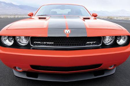 Zwei Hutzen auf der Haube führen dem V8 die Luft zum Atmen zu.