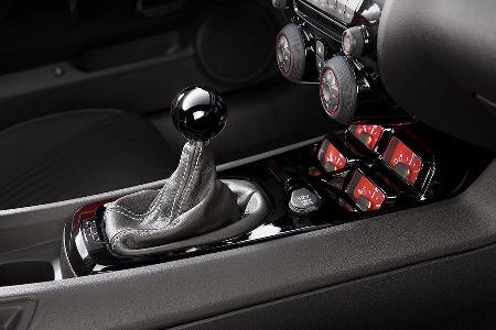 Gekoppelt ist dieses Power-Aggregat an eine manuelle Sechsgangschaltung.