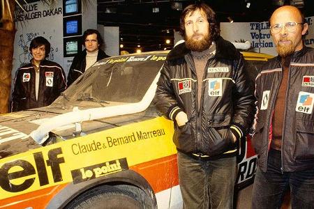 Renault-Team: Bernard und Claude Marreau vor ihrem Allrad-Renault 20 am Champs Elysées in Paris.