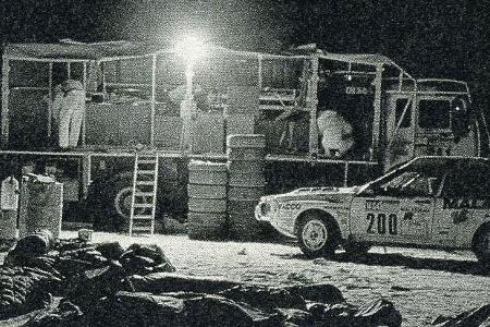 Am Audi wird noch spät in der Nacht geschraubt.