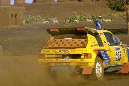 Ari Vatanen 1987 auf Peugeot 205 T 16 E2.