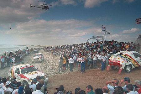 Trotz einiger tödlicher Unfälle säumen viele Zuschauer die Strecke.