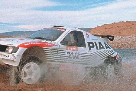 Flussdurchfahrt im Mitsubishi.