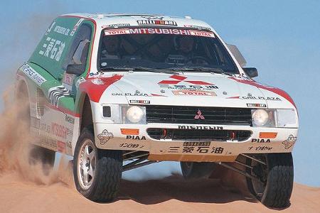 Mitsubishi kommt mit dem Pajero auf Platz drei.