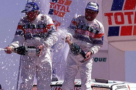 Shinozuka und Magne freuen sich.