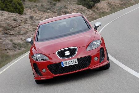 Zum Paket gehören neue Schürzen...