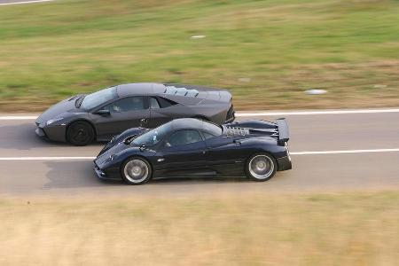 Während der Lambo mit aggressiver Optik provoziert ...