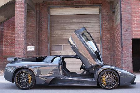 Außerdem haben die Tuner den Heckflügel neu konstruiert, ...