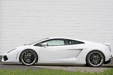 Bestandteil des Aerodynamik-Kits sind Front- und Heckschürze sowie ...