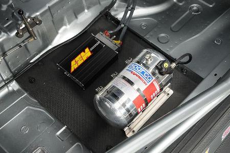 ... die obligatorische Feuerlöschanlage.