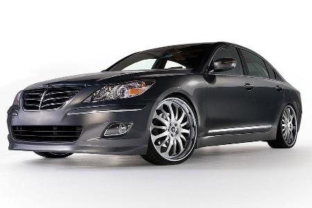 So wurden zwei Mac Mini-Computer, ein MacBook Air, ein iPod Touch und iPhone sowie ein eigenes W-Lan-Netz im Fahrzeug integr...