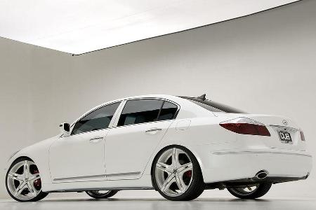 245/30 Reifen wurden für die weiße Ausführung gewählt.