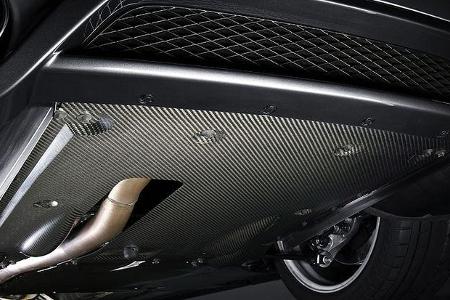 Dank des verkleideten Unterbodens soll für Abtrieb gesorgt sein. Der cW-Wert wird mit optimistischen 0,27 angegeben.