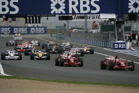 Nach dem Manöver von Kanada musste Hamilton in Magny Cours zehn Plätze weiter hinten starten.