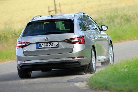 Skoda Superb Combi 2.0 TDI, Heckansicht