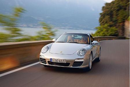 ... zwischen den Achsen, im Extremfall können so bis zu 100 Prozent der Antriebsleistung auf die Vorderräder übertragen werden.