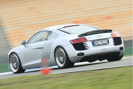 Dem Pendant mit normalen Pirelli P Zero-Reifen bestückten Audi R8 nimmt er gar acht Zehntel Sekunden ab.