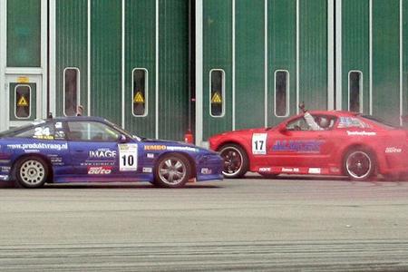 ... im Nissan Skyline durchsetzen.