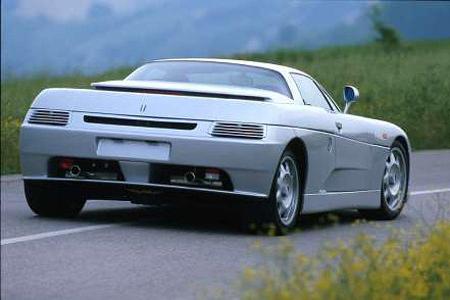 ... mit V8-Motoren von BMW beziehungsweise von Ford auf den Markt. Die BMW-Motoren lieferten 286 später 304 PS.