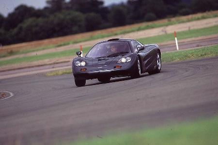 Der McLaren ist eine Fahrmaschine reinsten Wassers.