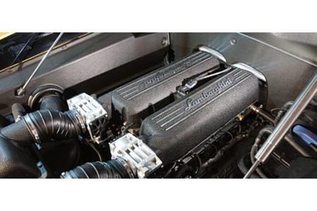 Optisch blieb der Fünfliter-V10 unverändert. An Potenz hat er gewonnen: Ab 2006 tritt der Gallardo mit 520 PS an