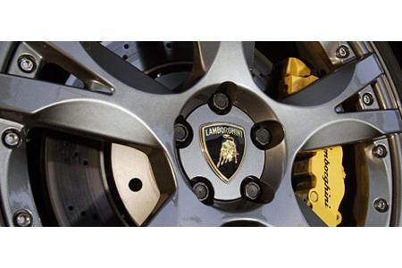 Die neu gestalteten, titanfarbenen Felgen im 19-Zoll-Format stehen dem limitierten Sondermodell gut zu Gesicht